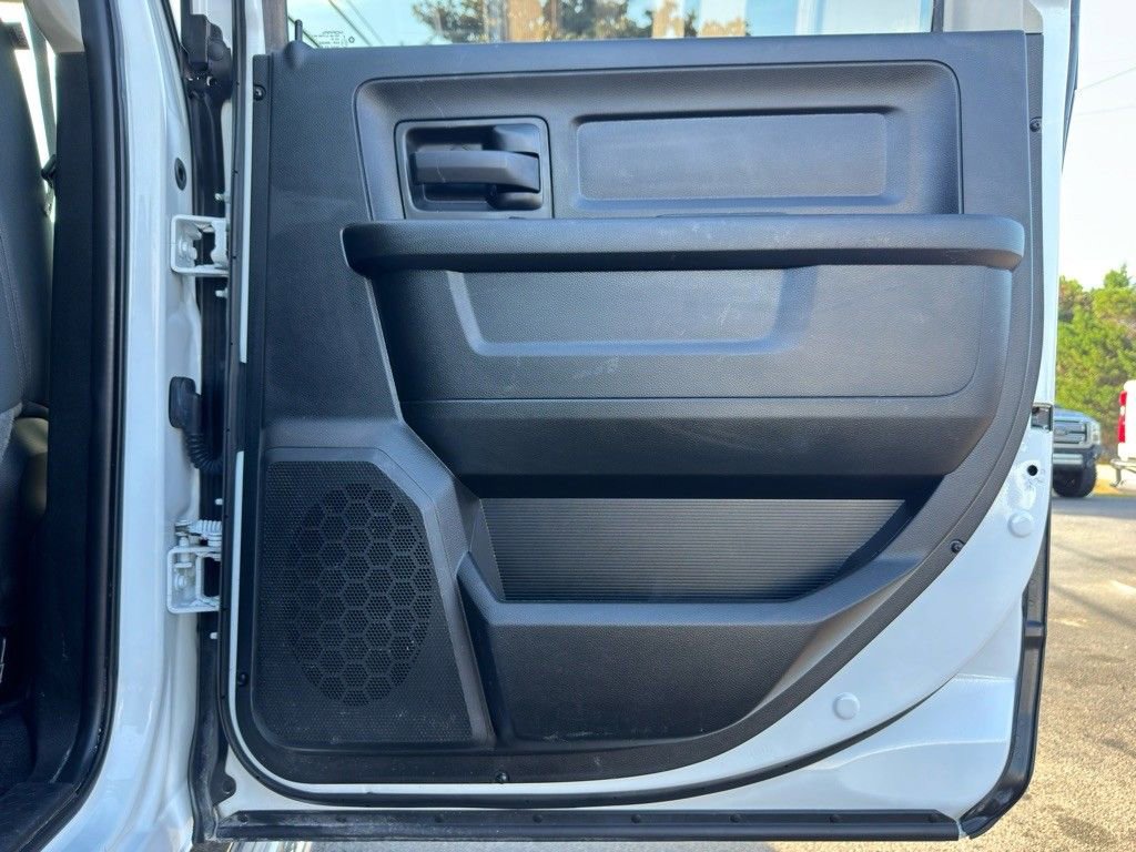Used 2018 RAM 2500 Tradesman w/ Chrome Appearance Group image 17