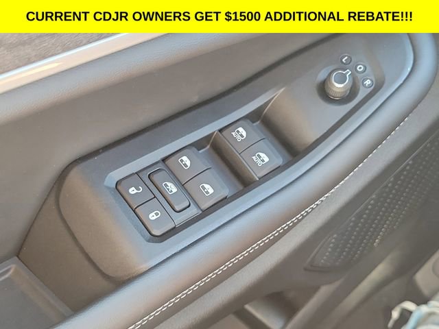 New 2025 Jeep Grand Cherokee Limited w/ Black Appearance Package image 15