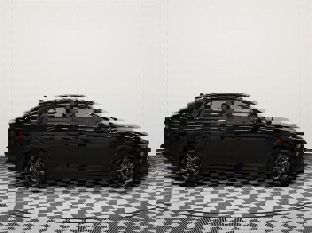 Used 2025 Kia K4 image 2