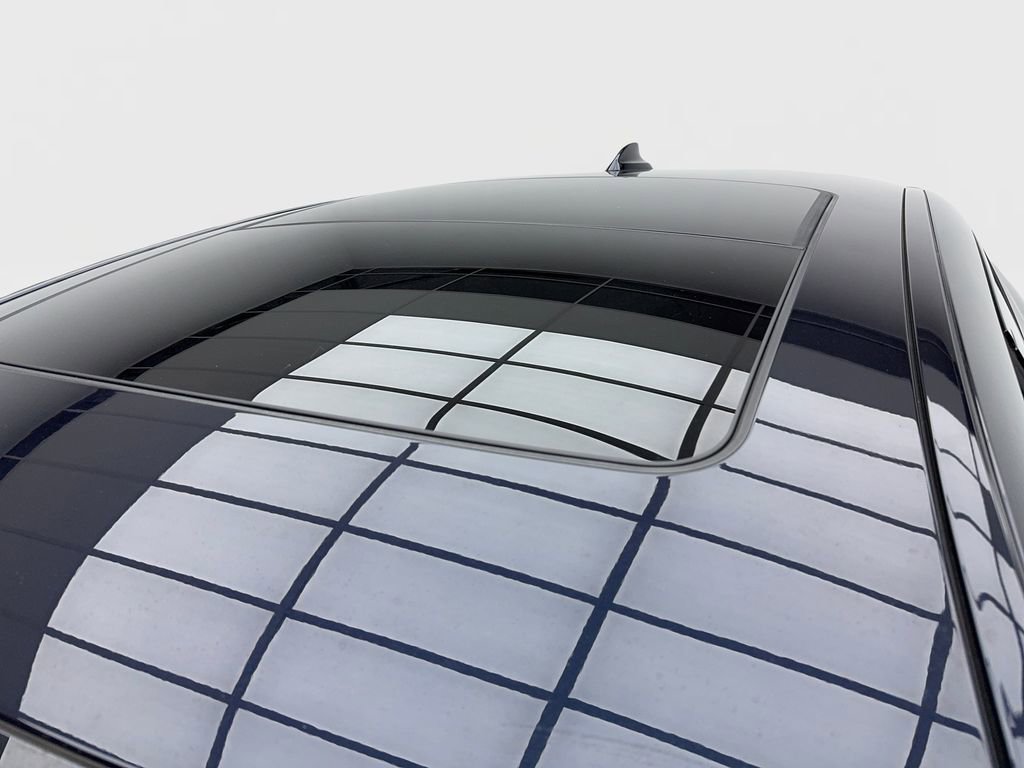 Used 2022 BMW X6 xDrive40i w/ M Sport Package image 13