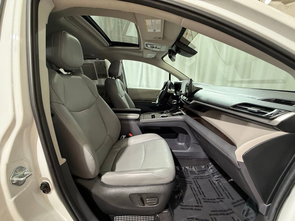 Certified 2024 Toyota Sienna XLE image 24