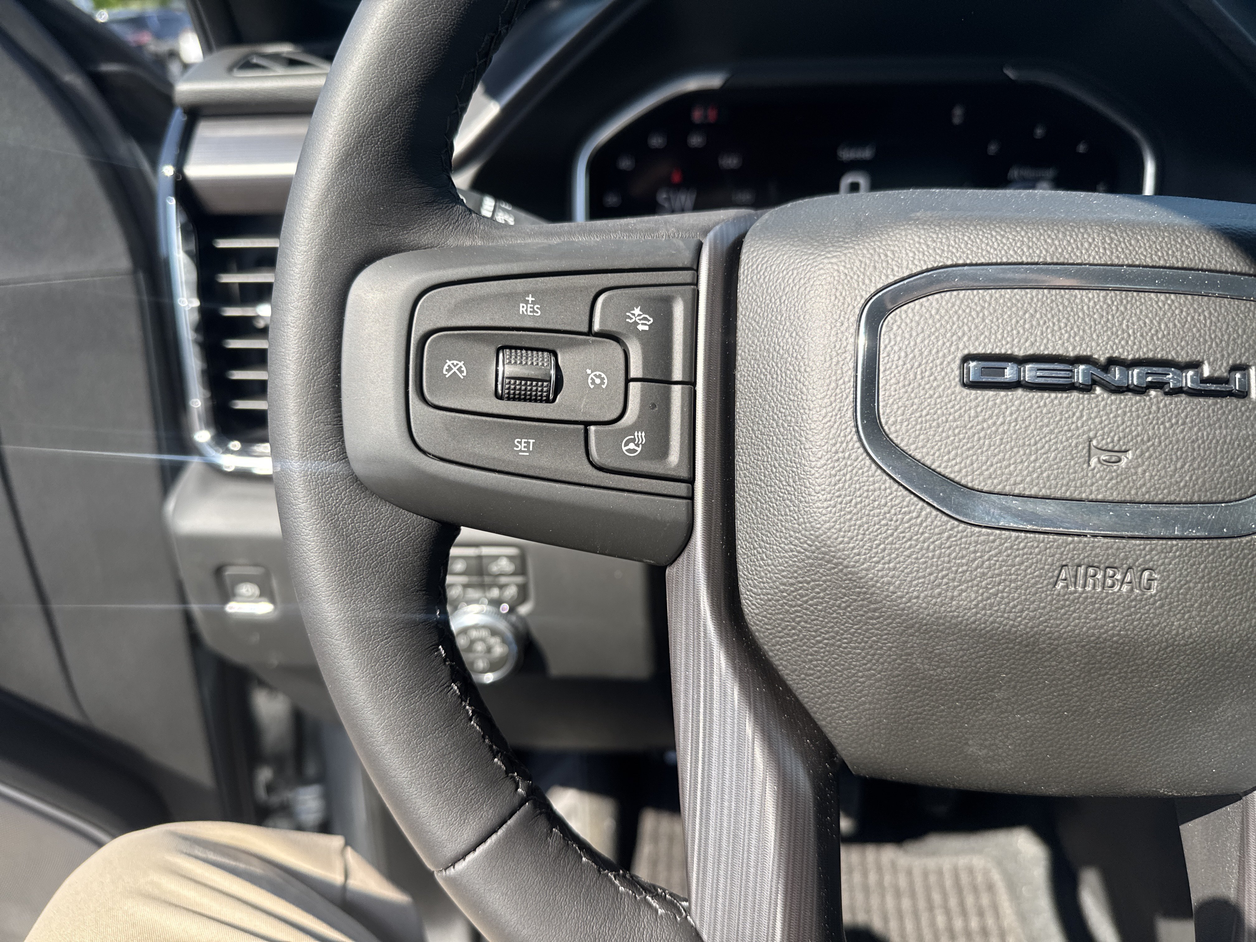 New 2026 GMC Sierra 2500 Denali Ultimate AWD/4WD image 18