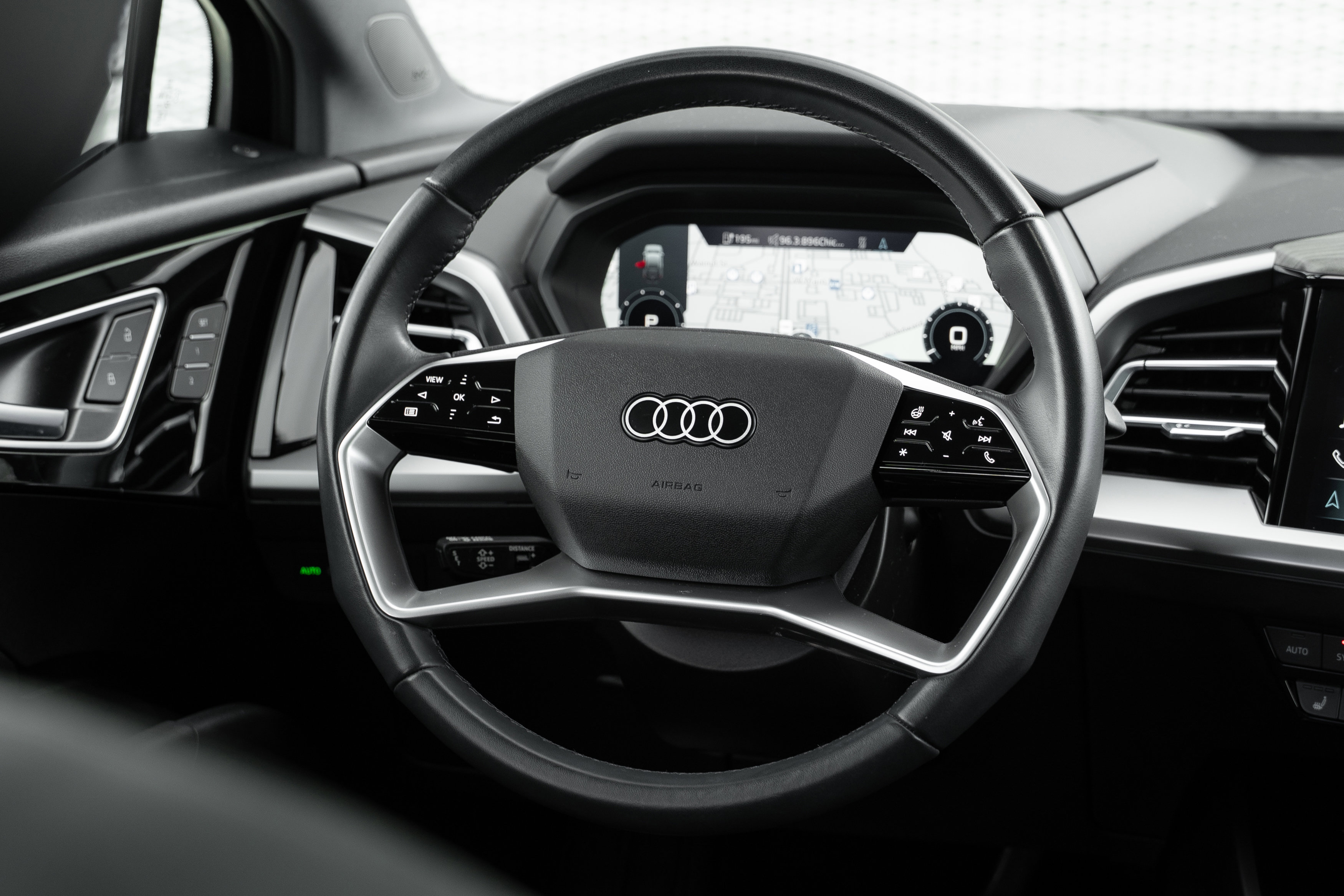 Certified 2023 Audi Q4 e-tron Prestige image 9