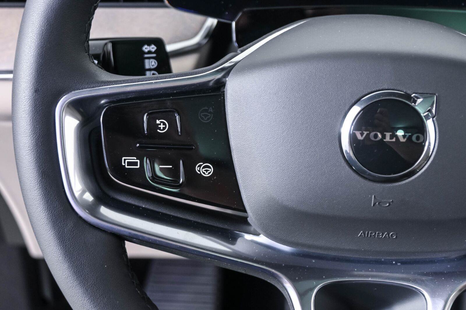 Used 2025 Volvo EX90 Ultra AWD/4WD image 10