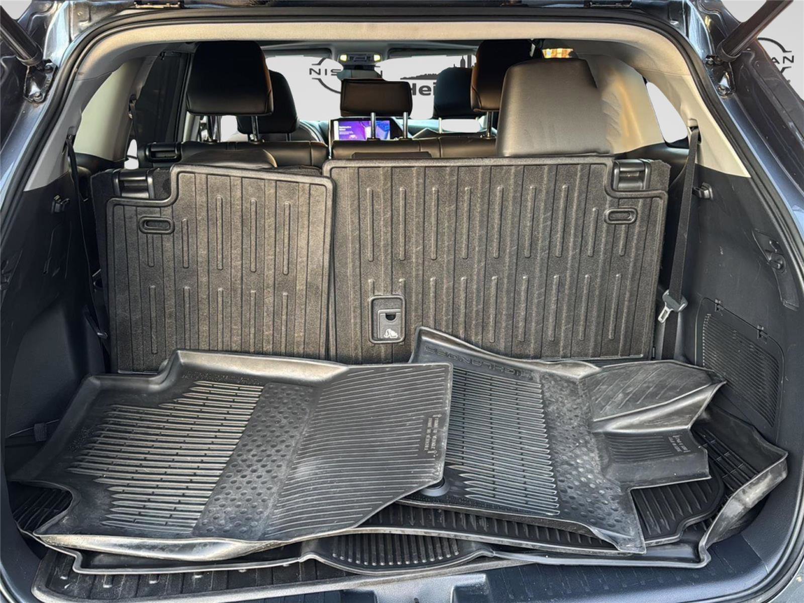 Used 2023 Toyota Highlander XLE image 35