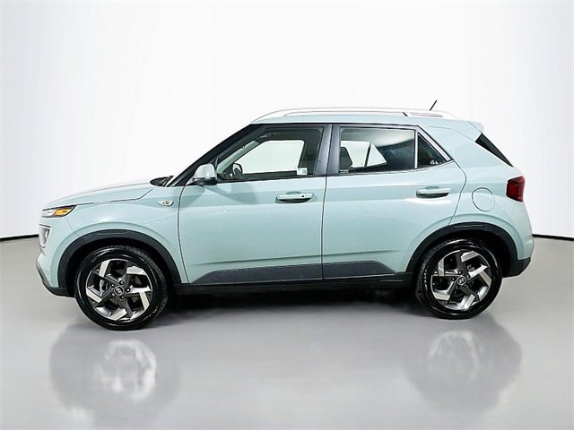 Certified 2025 Hyundai Venue SEL FWD image 4