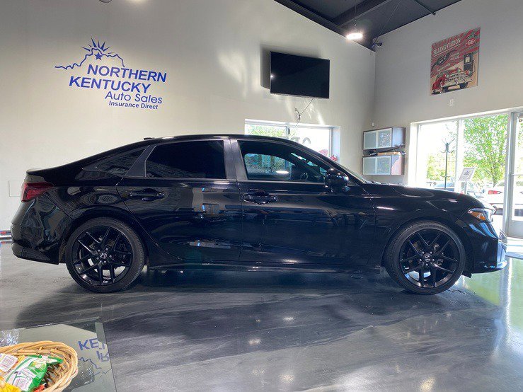 Used 2025 Honda Civic Sport image 2