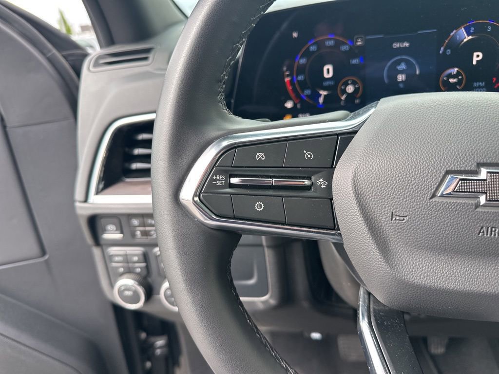 Used 2025 Chevrolet Suburban Z71 AWD/4WD image 16