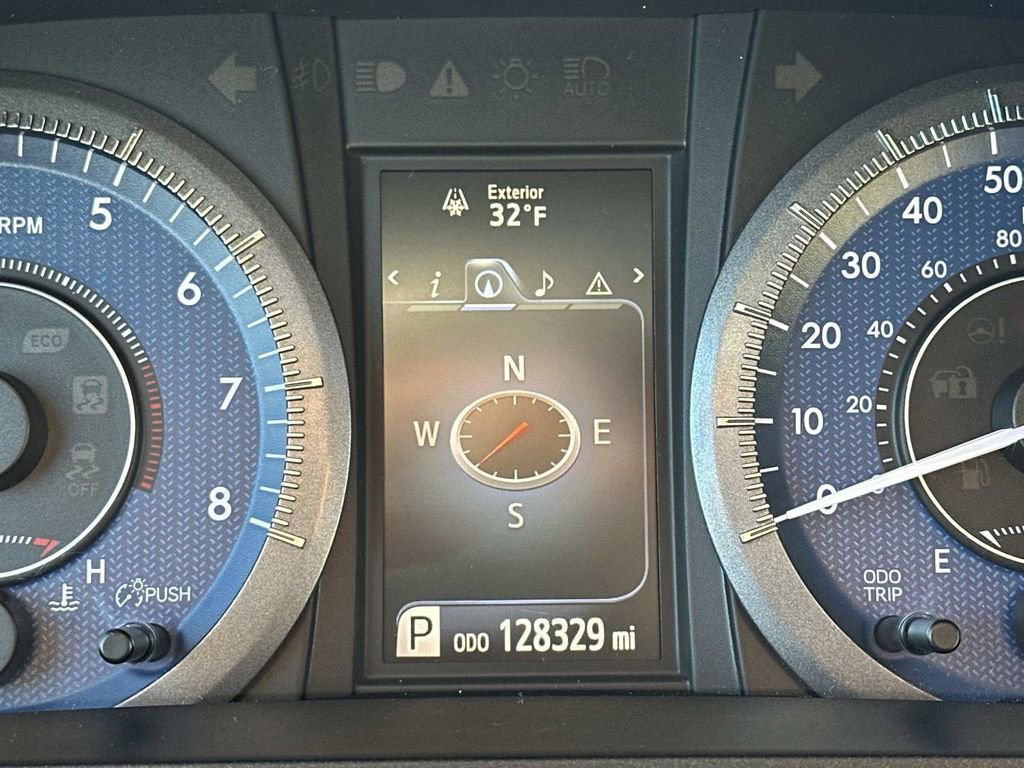 Used 2015 Toyota Sienna Limited image 20