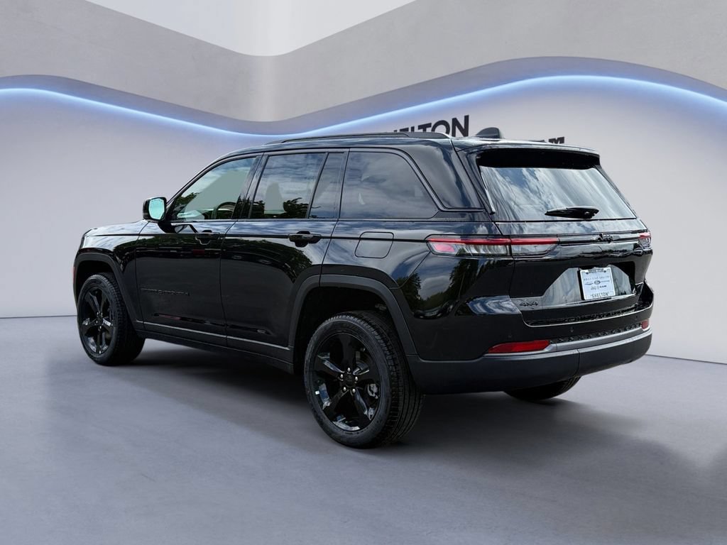 New 2026 Jeep Grand Cherokee Limited w/ Limited Altitude Package AWD/4WD image 3