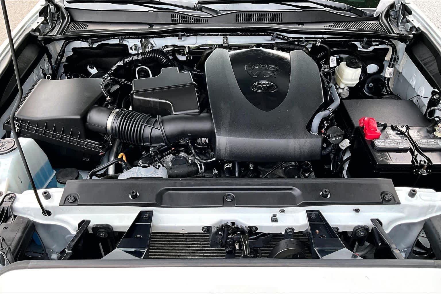Used 2022 Toyota Tacoma TRD Sport w/ TRD Premium Sport Package AWD/4WD image 32