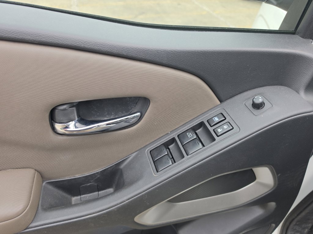 Used 2024 Nissan Frontier SV AWD/4WD image 16