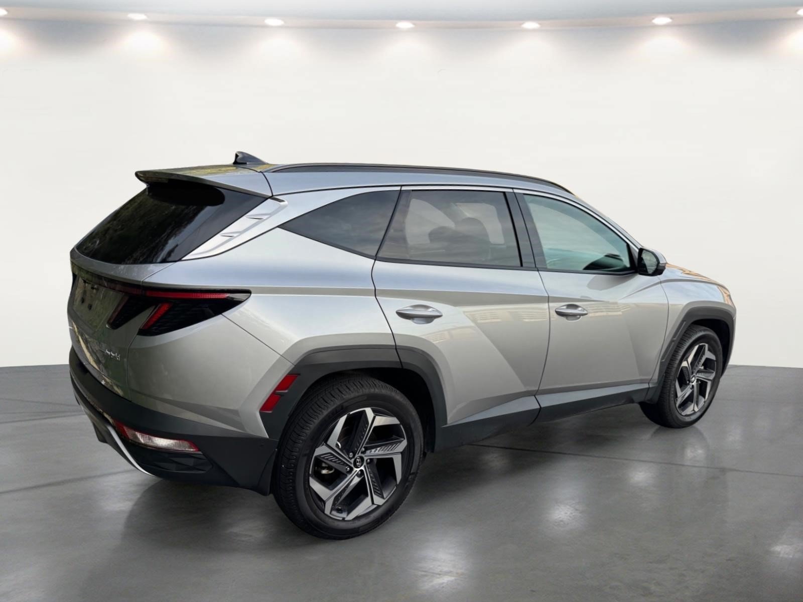 Used 2024 Hyundai Tucson Limited AWD/4WD image 17