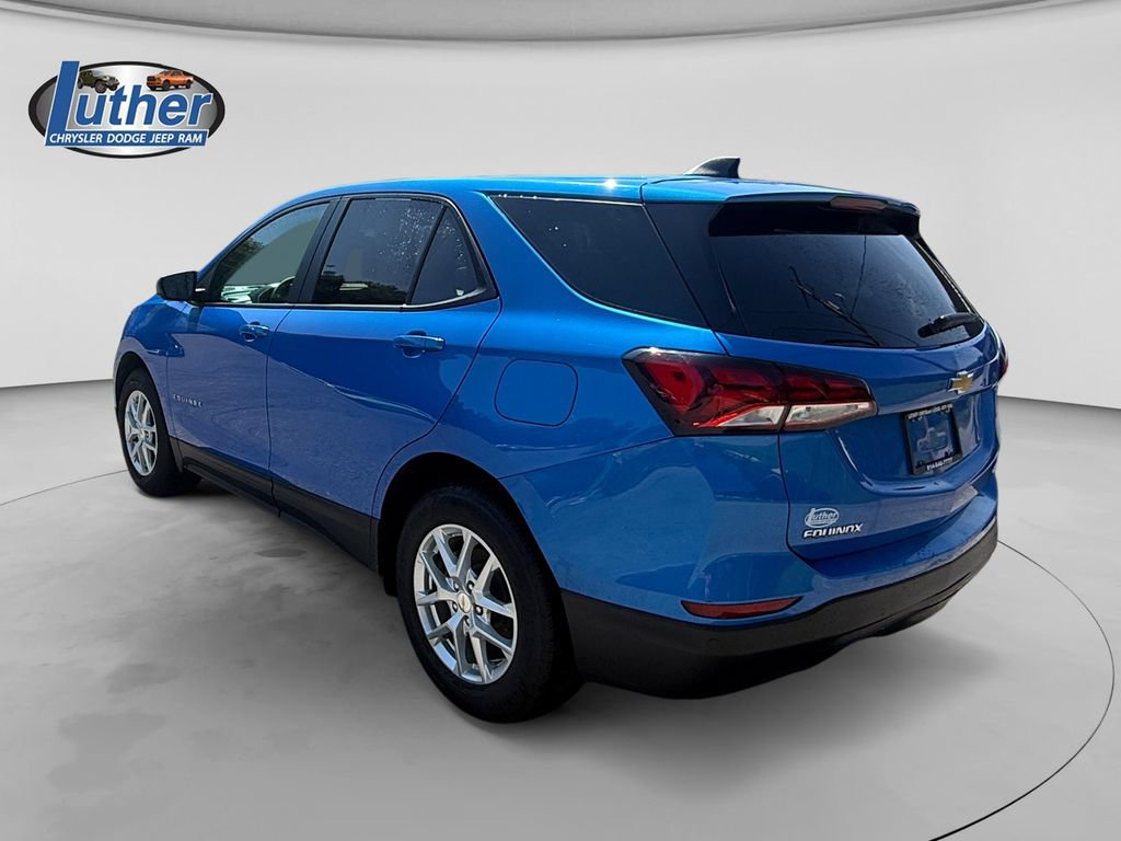 Used 2024 Chevrolet Equinox LS AWD/4WD image 3