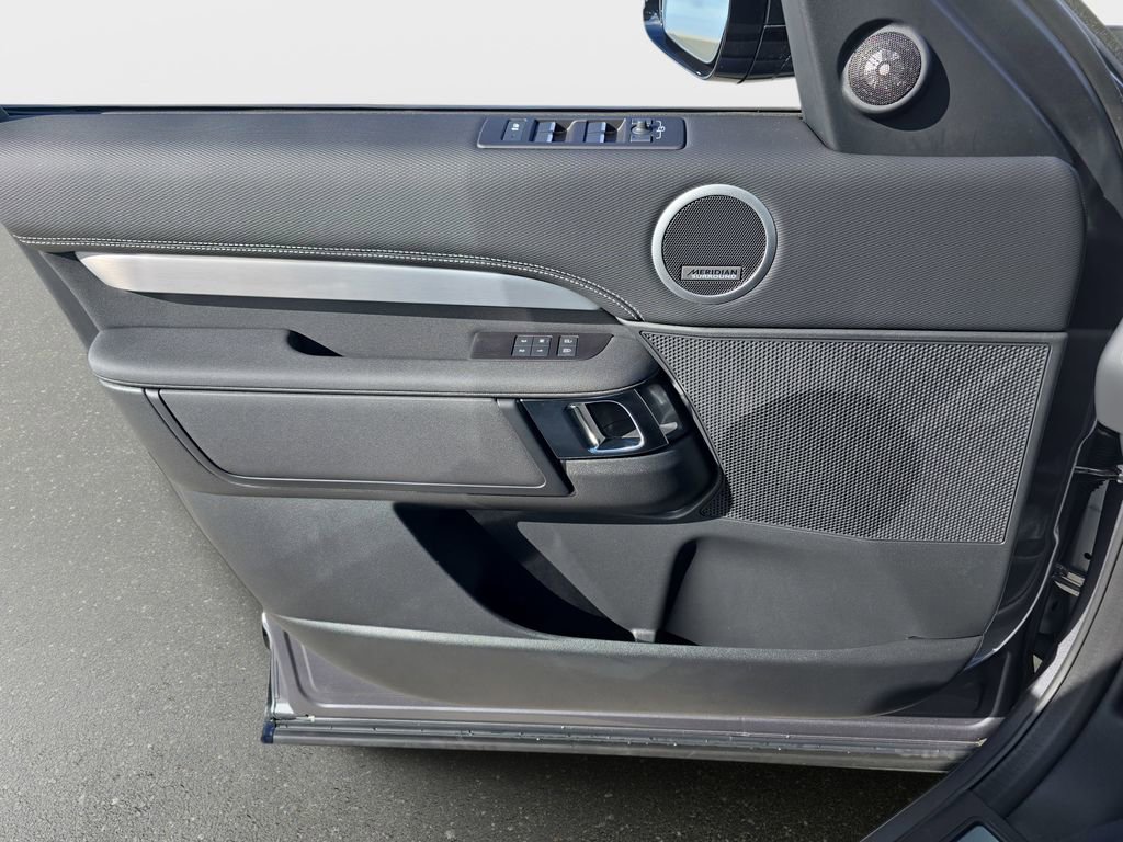 New 2026 Land Rover Discovery Limited Edition AWD/4WD image 29