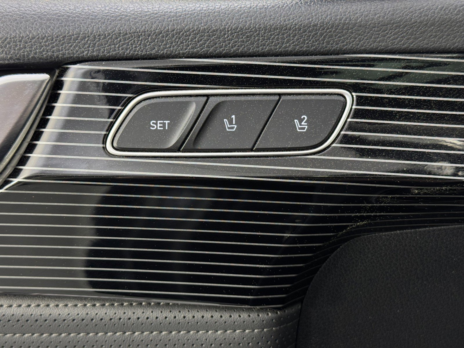Used 2023 Hyundai Palisade Calligraphy image 17