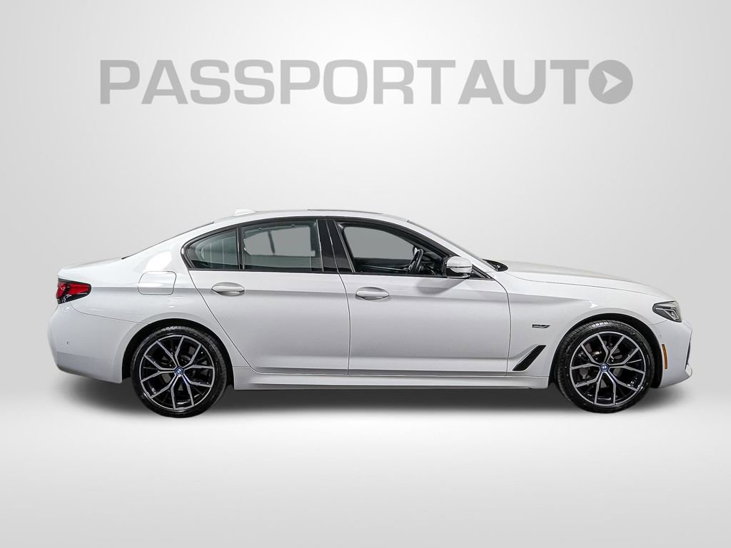 Certified 2023 BMW 530e xDrive w/ Premium Package image 7