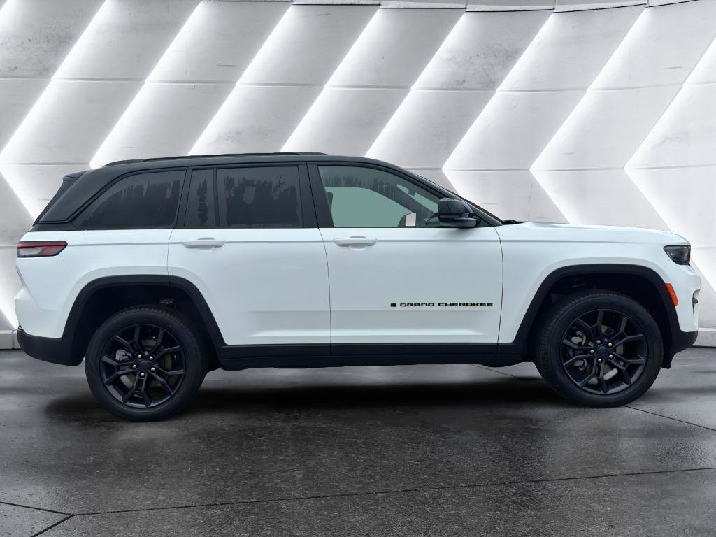 New 2025 Jeep Grand Cherokee Limited image 9