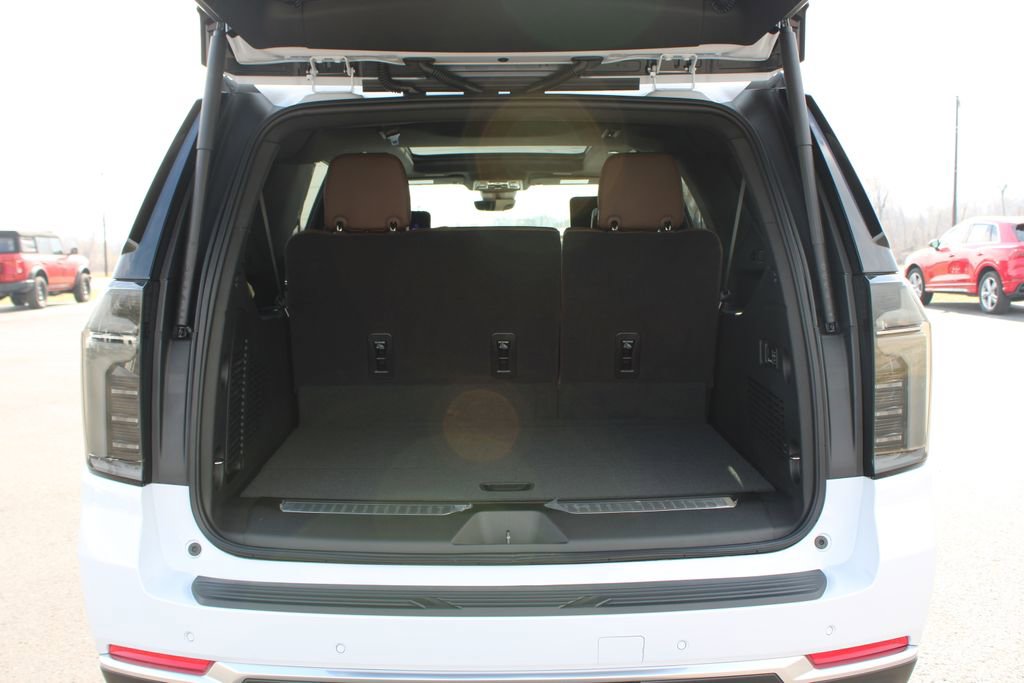 New 2026 Chevrolet Suburban High Country image 14