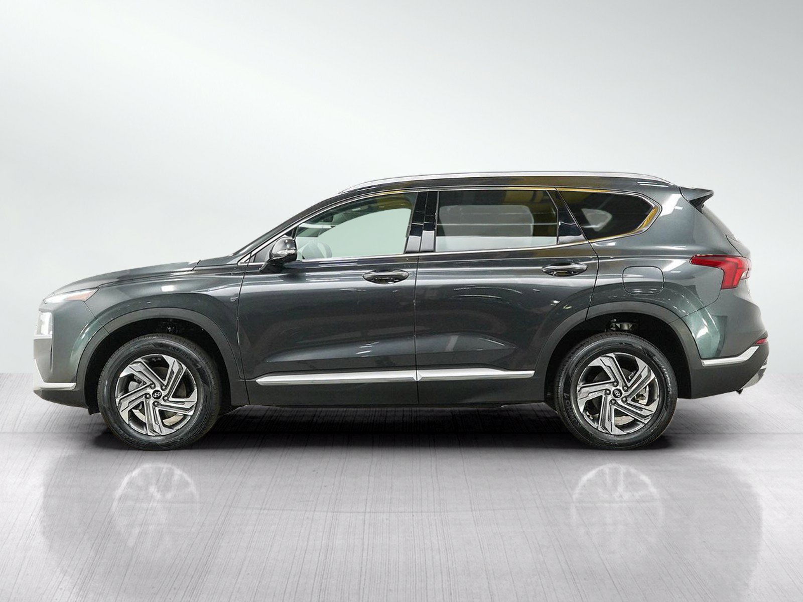 Used 2023 Hyundai Santa Fe SEL w/ Premium Package AWD/4WD image 2