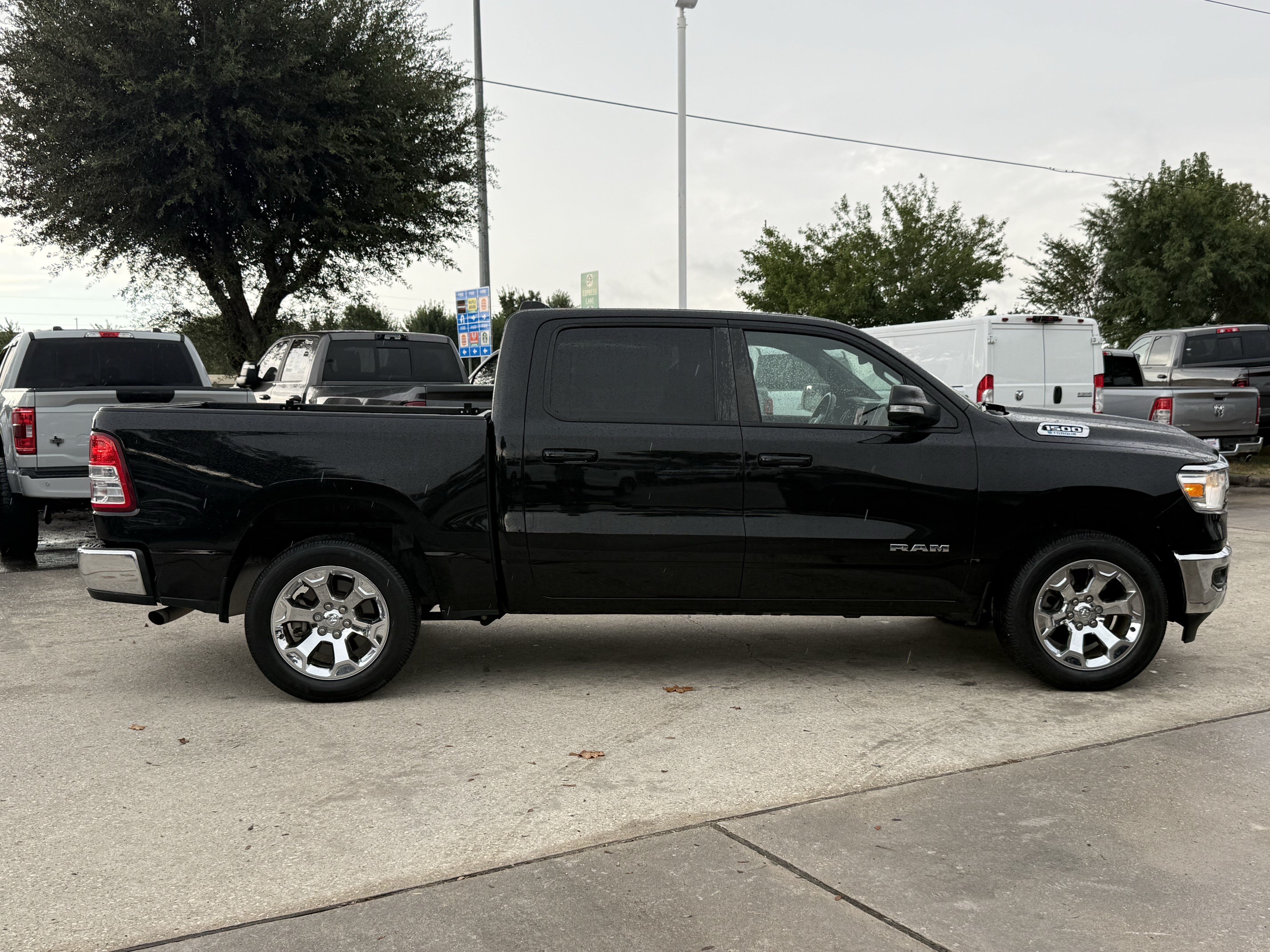 Used 2022 RAM 1500 Lone Star AWD/4WD image 3