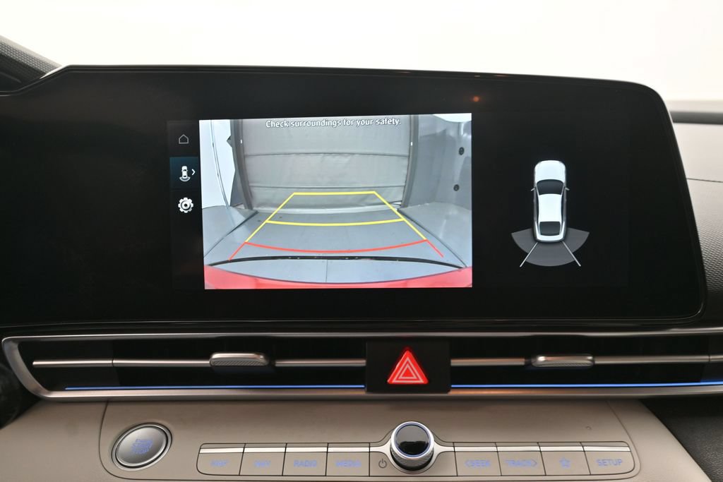 Used 2023 Hyundai Elantra Limited FWD image 14