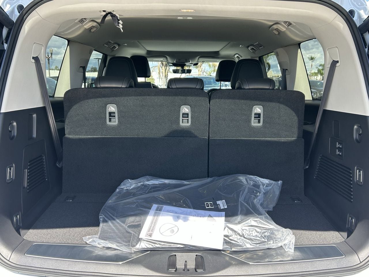 New 2026 INFINITI QX80 Pure image 13