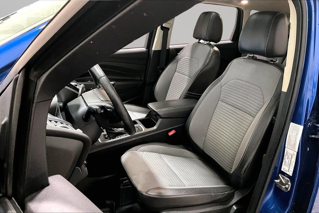 Used 2017 Ford Escape SE w/ Equipment Group 201A image 21
