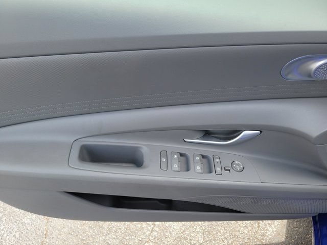 Used 2024 Hyundai Elantra SEL FWD image 14