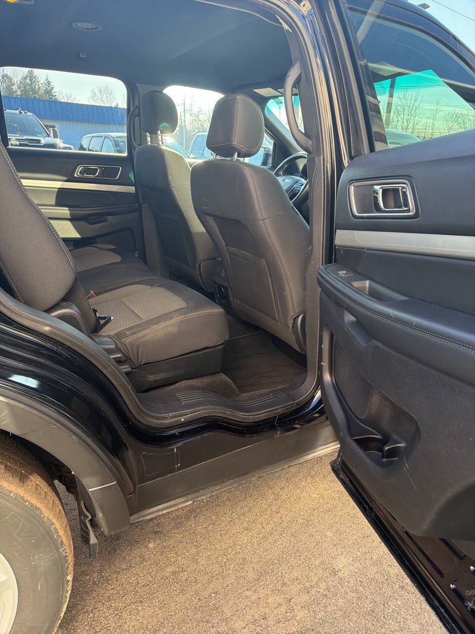 Used 2017 Ford Explorer XLT w/ Equipment Group 201A AWD/4WD image 7