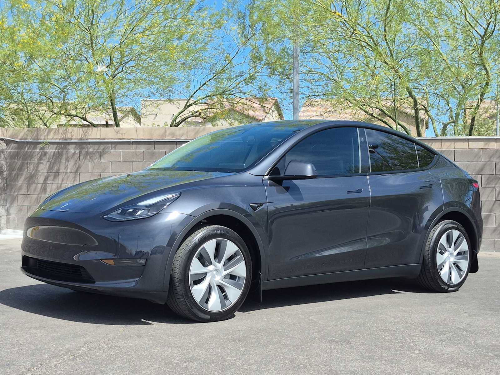 Used 2024 Tesla Model Y Long Range AWD/4WD image 7