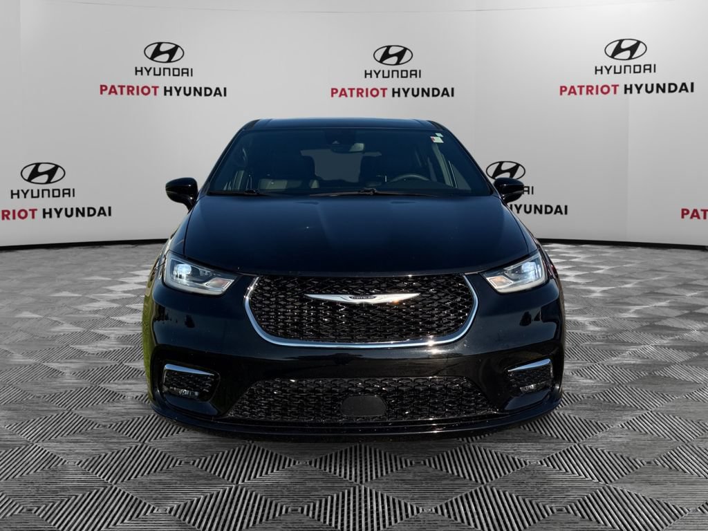 Used 2025 Chrysler Pacifica Select FWD image 8