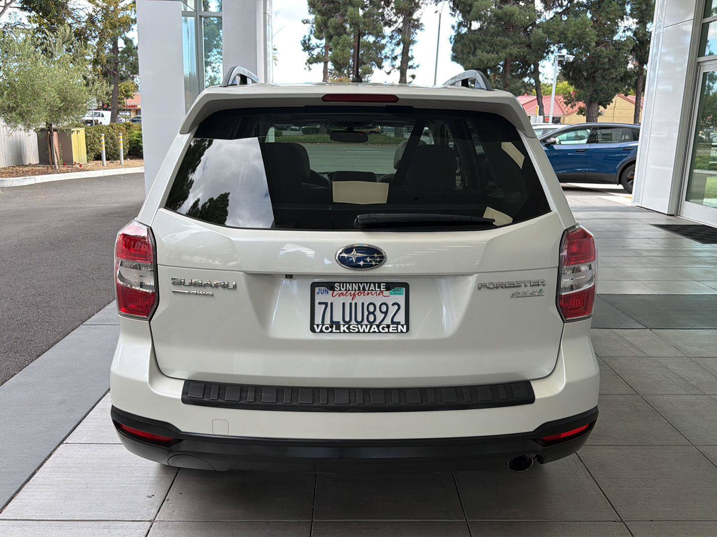 Used 2015 Subaru Forester 2.5i Limited w/ Popular Package #2 AWD/4WD image 4