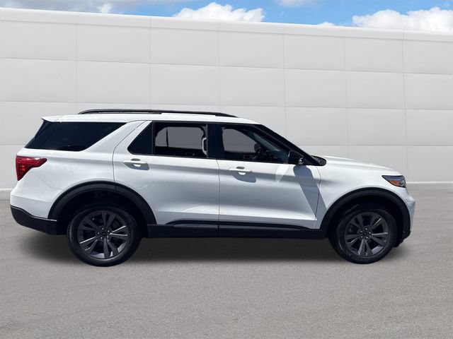 Used 2023 Ford Explorer XLT w/ Equipment Group 202A AWD/4WD image 12