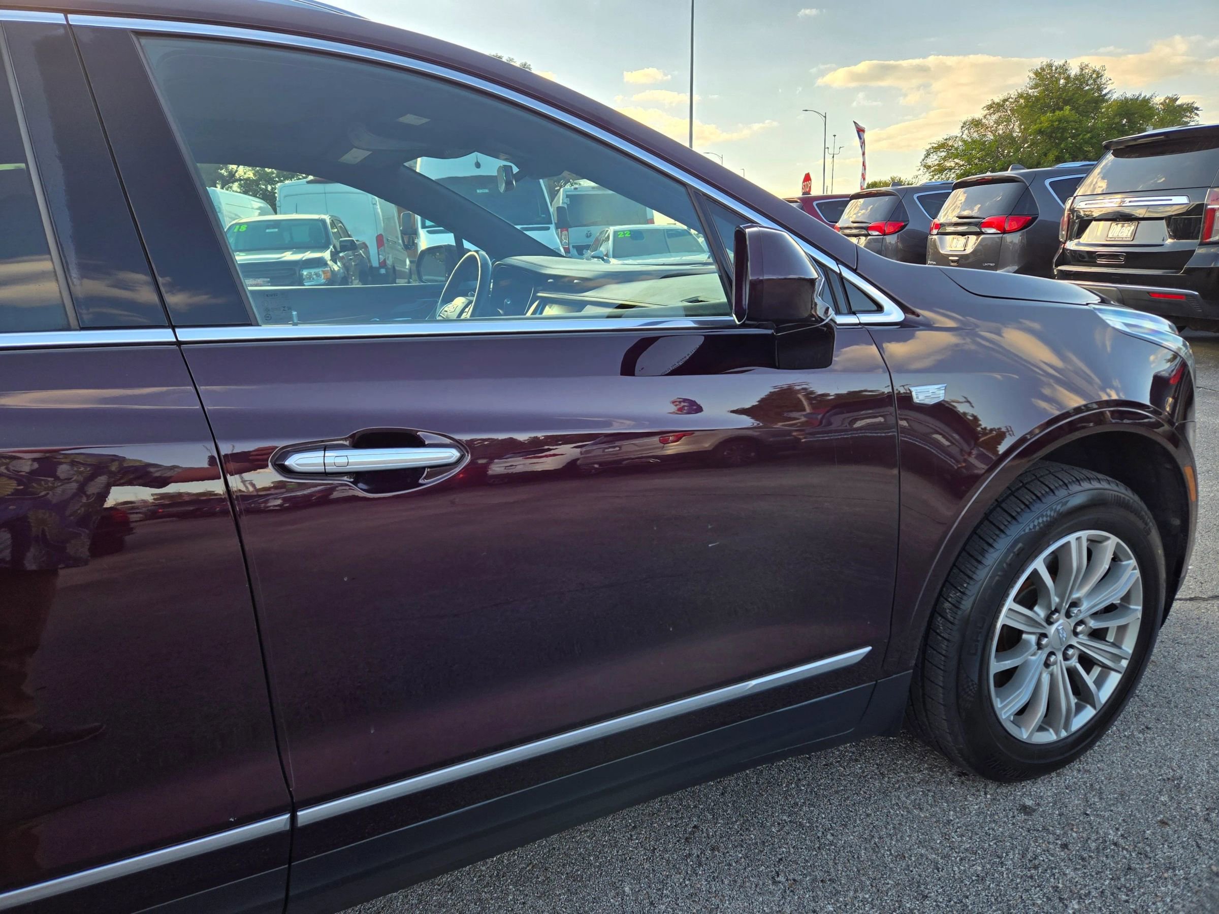 Used 2017 Cadillac XT5 Luxury w/ Driver Awareness Package AWD/4WD image 17