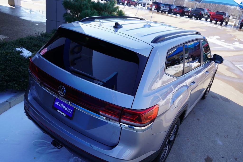 Used 2025 Volkswagen Atlas SE image 13