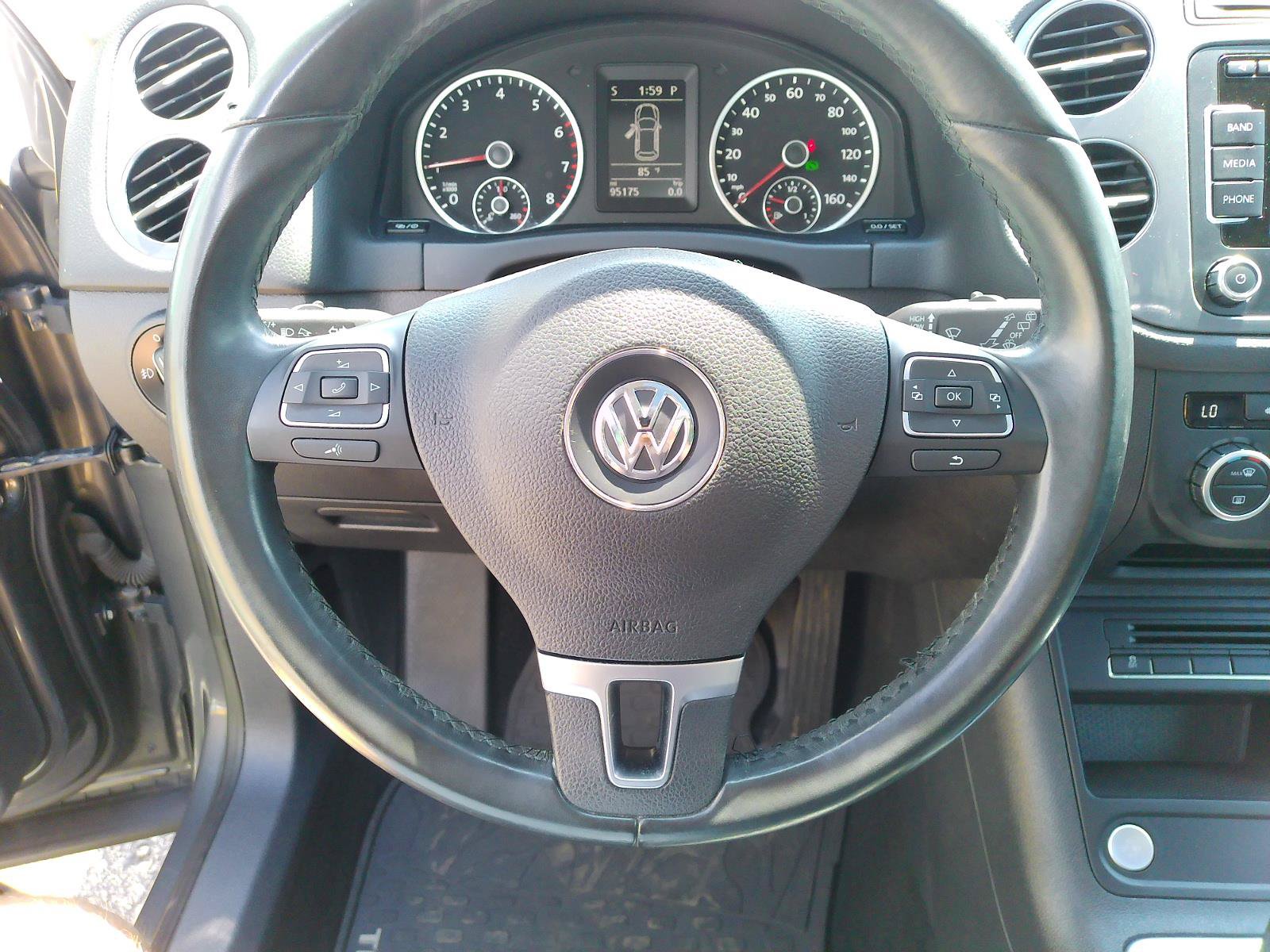 Used 2013 Volkswagen Tiguan SEL AWD/4WD image 12