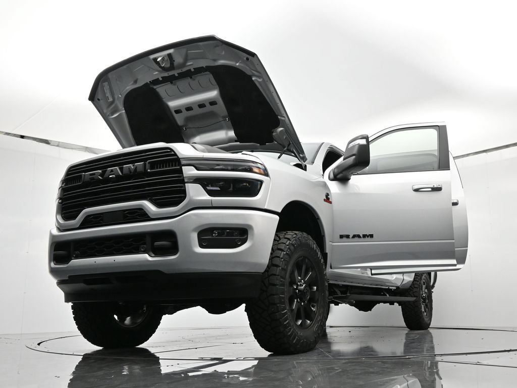 New 2026 RAM 2500 Laramie AWD/4WD image 32