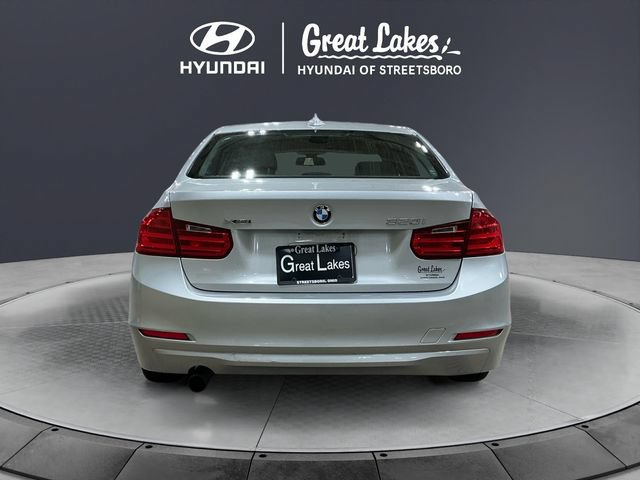 Used 2013 BMW 320i xDrive Sedan AWD/4WD image 4