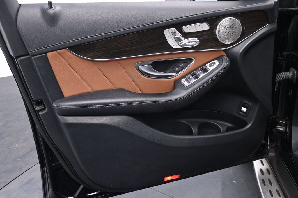 Used 2021 Mercedes-Benz GLC 43 AMG 4MATIC image 9