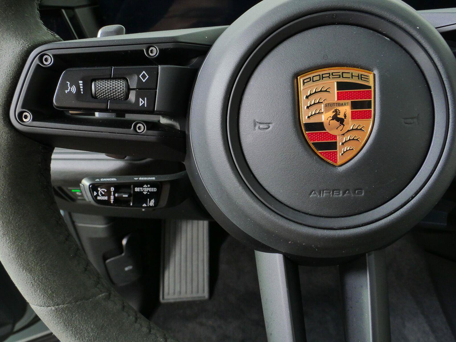 Certified 2025 Porsche Cayenne GTS AWD/4WD image 10