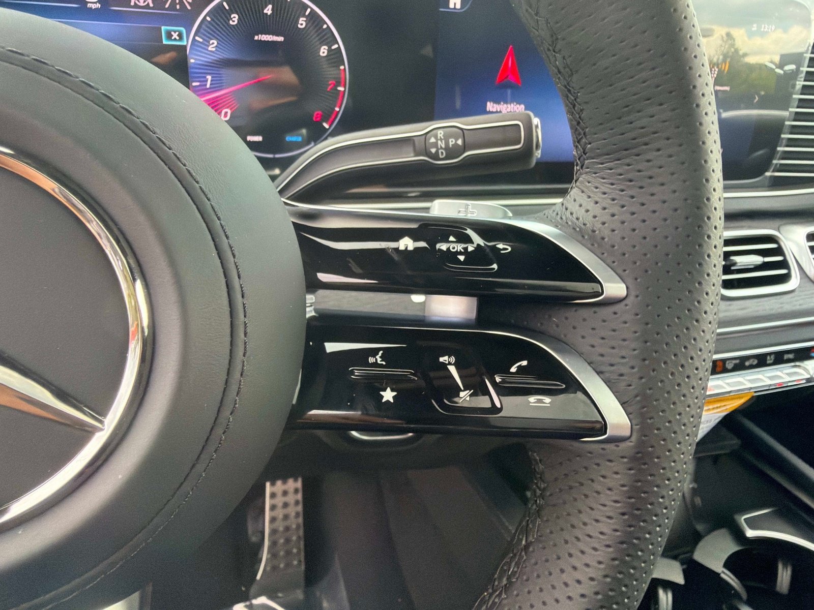 New 2026 Mercedes-Benz GLS 580 4MATIC image 27