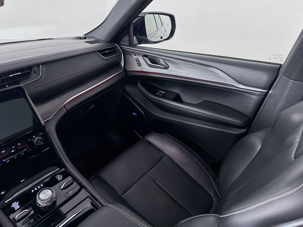 Used 2021 Jeep Grand Cherokee L Overland w/ Luxury Tech Group IV AWD/4WD image 25