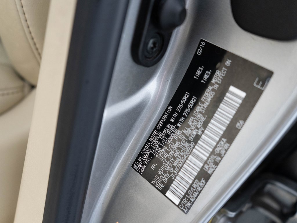 Used 2016 Lexus LX 570 4WD w/ Luxury Package image 39