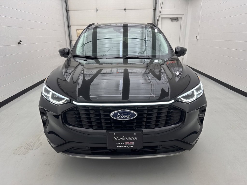 Used 2024 Ford Escape Platinum image 7