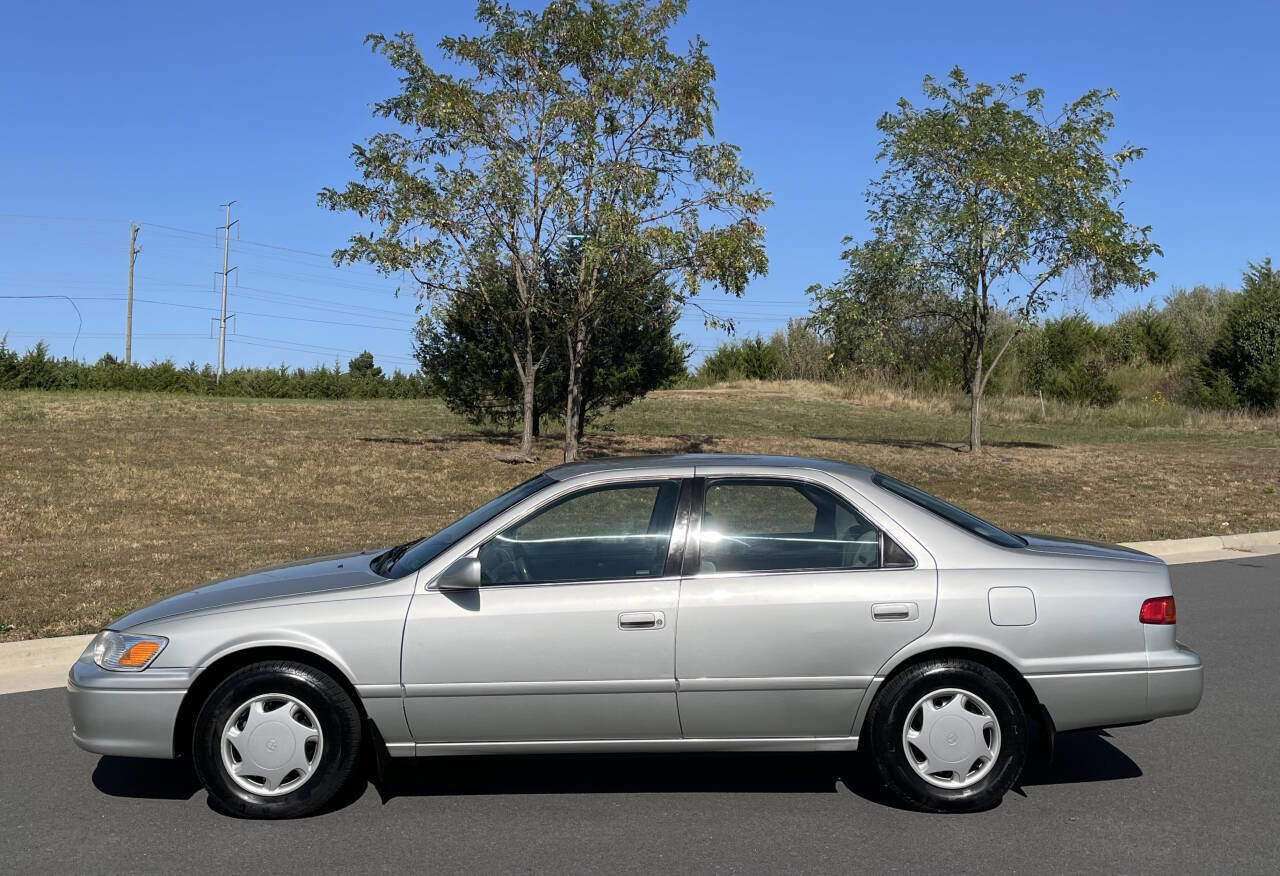 Used 2000 Toyota Camry CE image 2