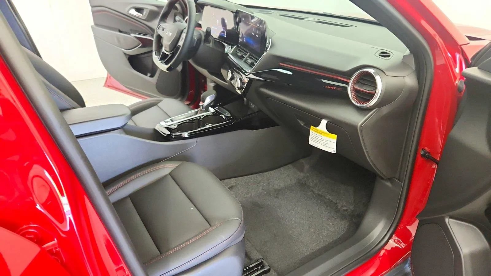 New 2026 Chevrolet Trax RS w/ Driver Confidence Package FWD image 28