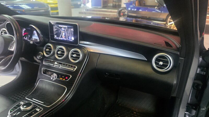 Used 2017 Mercedes-Benz C 300 4MATIC Sedan image 28