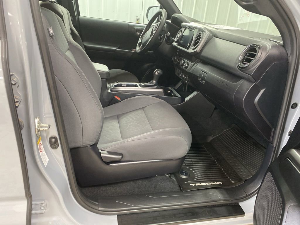 Used 2019 Toyota Tacoma TRD Off-Road AWD/4WD image 19