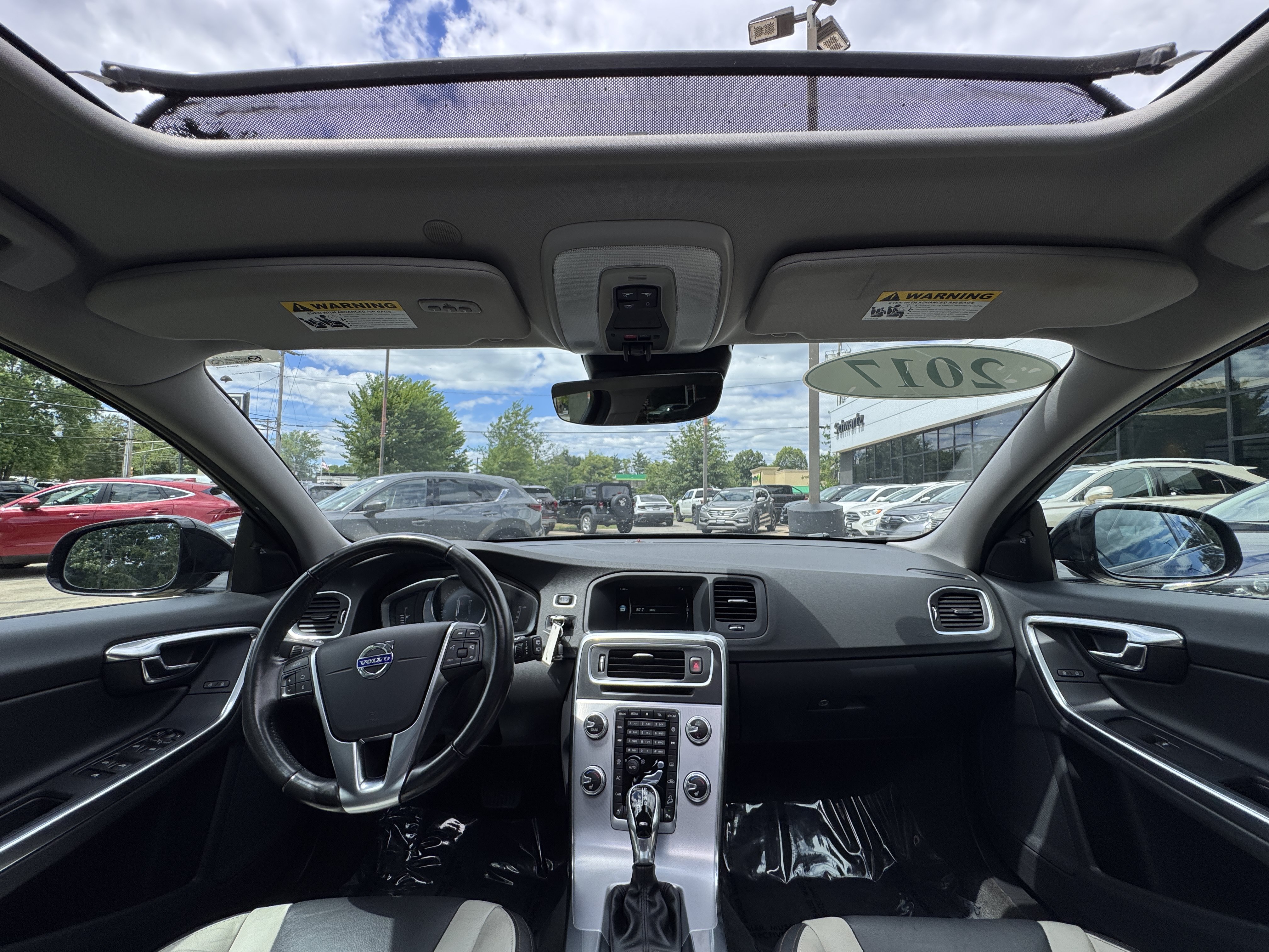Used 2017 Volvo V60 T5 Cross Country w/ Climate Package AWD/4WD image 19